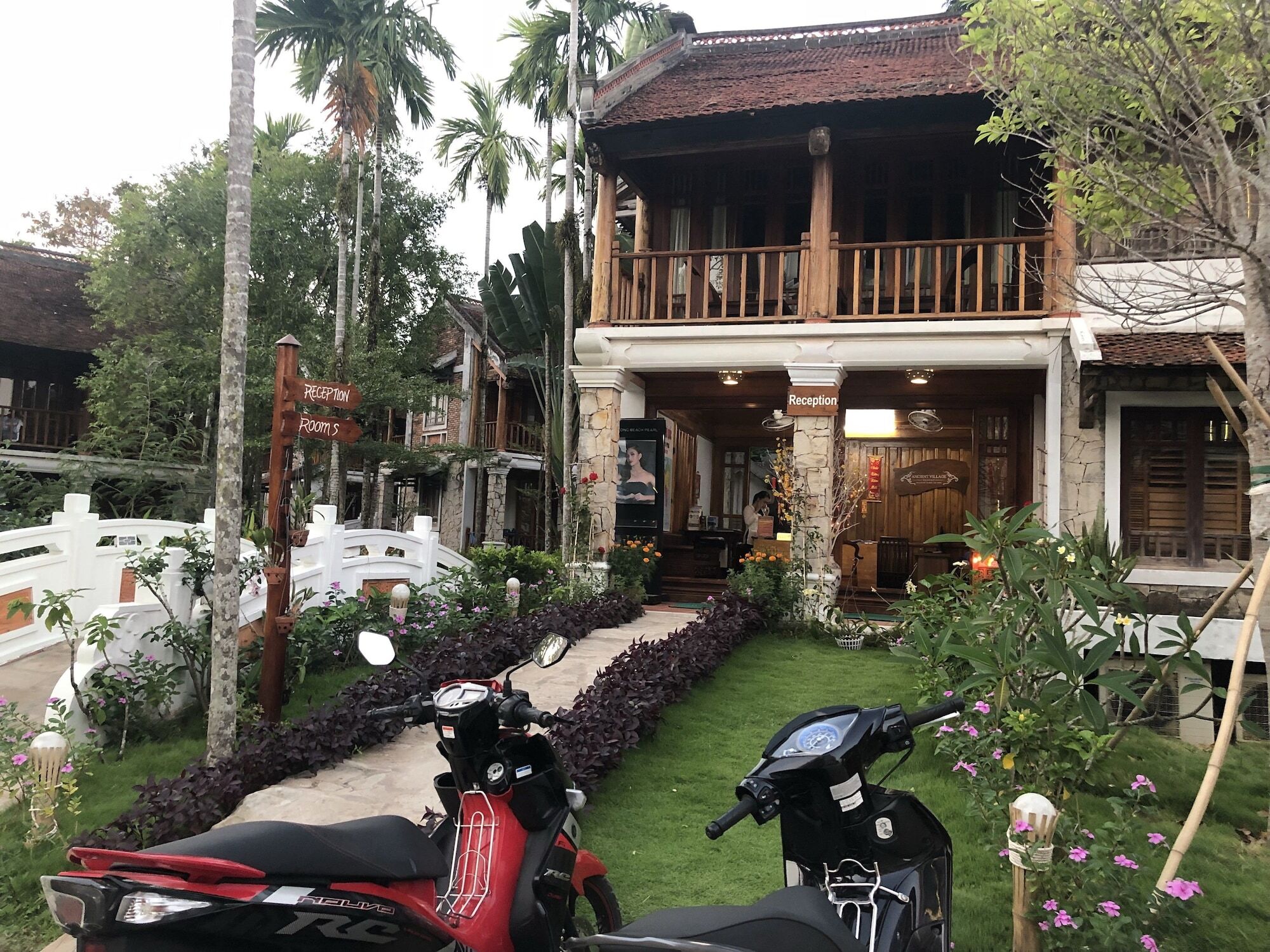 Ancient Village Phu Quoc Resort Exteriör bild